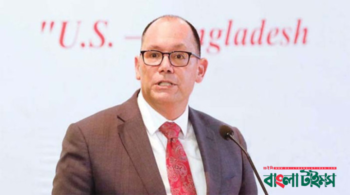 ঢাকায় ফিরলেন মার্কিন রাষ্ট্রদূত পিটার হাস